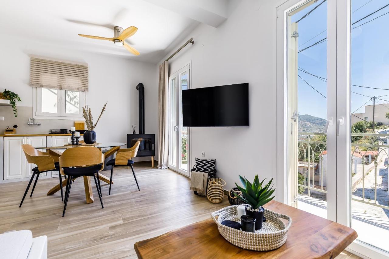 Breezy Rooftop House Skopelos Town Ngoại thất bức ảnh